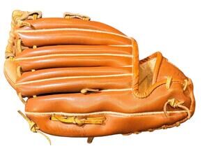 Vintage Kids Baseball Glove RHT - Regent - Bob Bailor Signature Glove